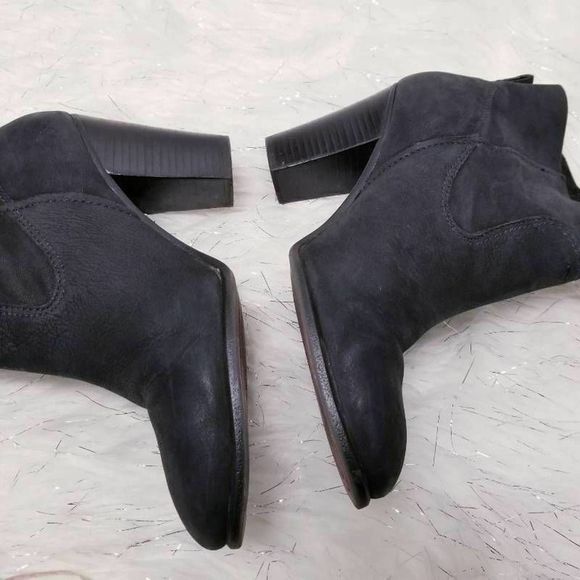 Vince Camuto Feina Ankle Boots Black Leather booties 8.5 M - Picture 6 of 12